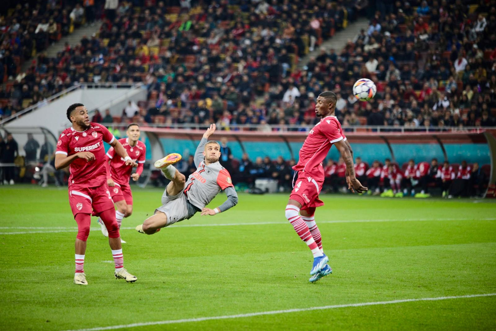 Dinamo - FCSB 0-2 | Roș-albaștrii c&acirc;știgă derby-ul de pe Arena Națională și trec pe loc de play-off